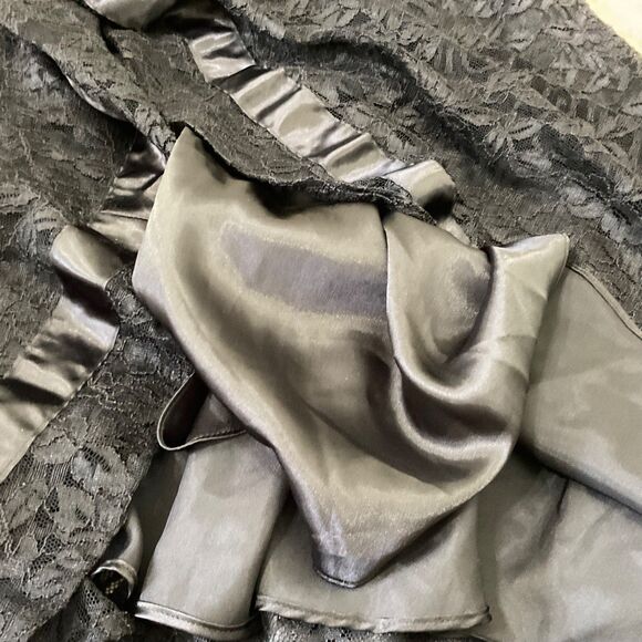 Tahari Petite V- Neck lace overlay fit n flare LBD Dress 4P Black sleeveless - Picture 9 of 11